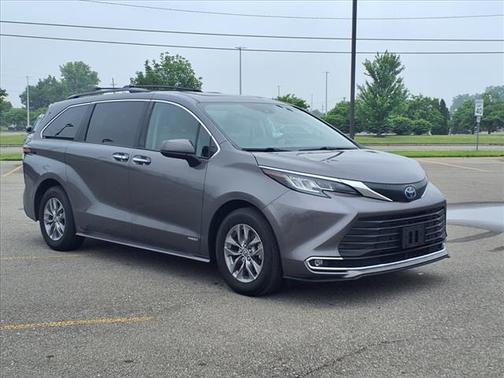 2021 Toyota Sienna XLE