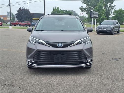 2021 Toyota Sienna XLE