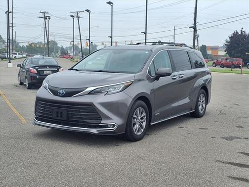 2021 Toyota Sienna XLE