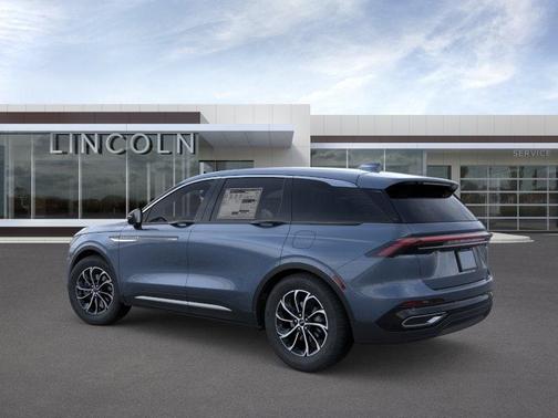 Whisper White 2026 Lincoln Nautilus Premiere