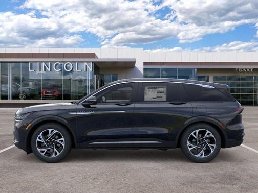 Infinite Black Metallic 2026 Lincoln Nautilus Premiere