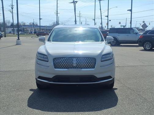 Ceramic Pearl Metallic Tinted Clearcoat 2023 Lincoln Nautilus Reserve