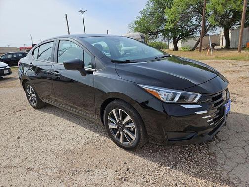 Super Black Metallic 2024 Nissan Versa 1.6 SV