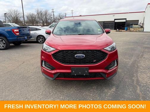 Rapid Red Metallic Tinted Clearcoat 2023 Ford Edge ST
