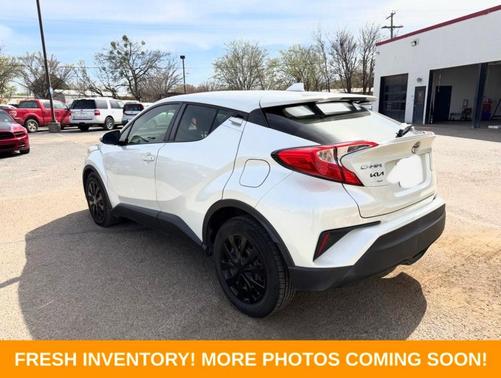 Blizzard Pearl 2019 Toyota C-HR LE