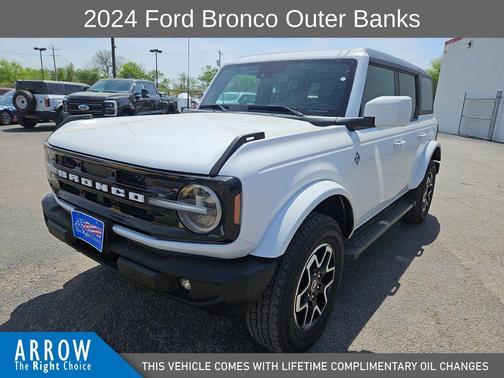 Oxford White 2024 Ford Bronco Outer Banks