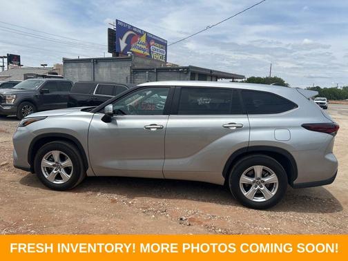 Celestial Silver Metallic 2025 Toyota Highlander LE