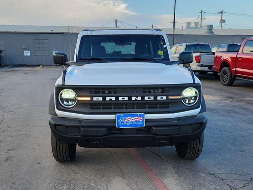 Oxford White 2026 Ford Bronco Base