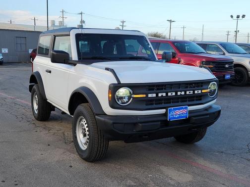 Oxford White 2026 Ford Bronco Base