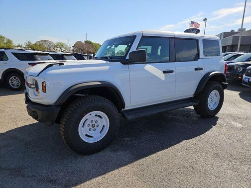 Oxford White 2026 Ford Bronco Heritage Edition