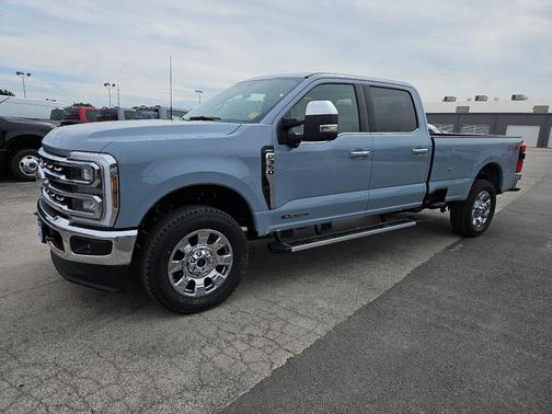 Glacier Gray Metallic 2026 Ford F-350 Lariat Super Duty