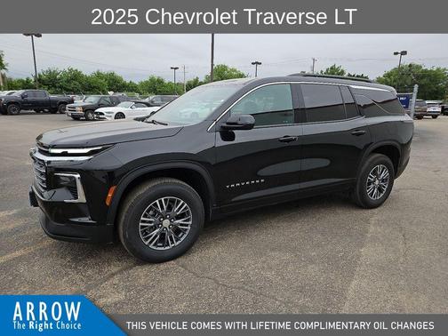 Mosaic Black Metallic 2025 Chevrolet Traverse LT