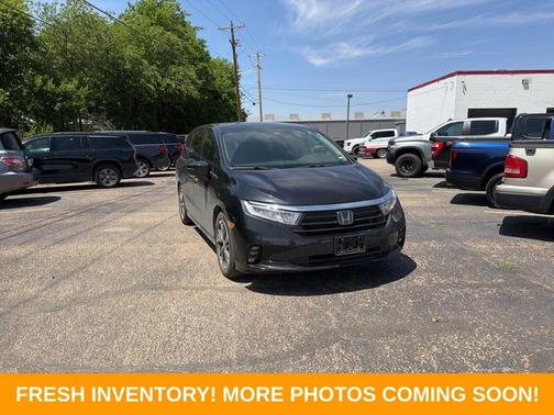 Crystal Black Pearl 2024 Honda Odyssey Elite