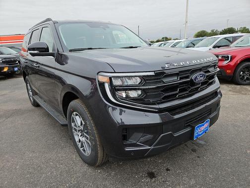 Dark Matter Gray Metallic 2026 Ford Expedition Active