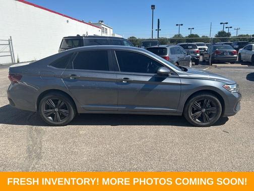 Platinum Gray Metallic 2024 Volkswagen Jetta 1.5T SE