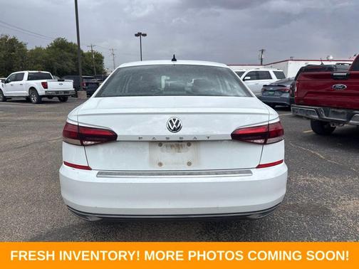 Pure White 2021 Volkswagen Passat 2.0T SE