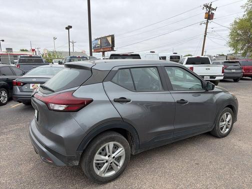 Gun Metallic 2023 Nissan Kicks S