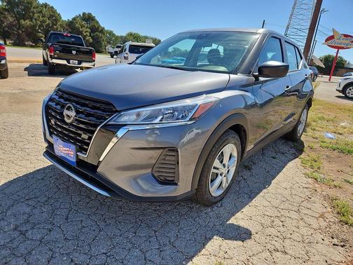 Gun Metallic 2023 Nissan Kicks S