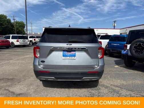 Silver Metallic 2022 Ford Explorer XLT