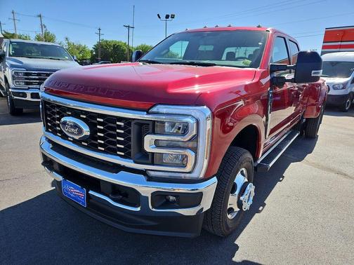 Ruby Red Metallic Tinted Clearcoat 2026 Ford F-350 Lariat Super Duty