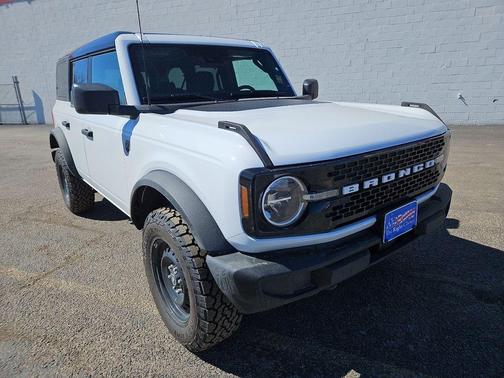 Oxford White 2026 Ford Bronco Big Bend
