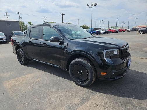 Shadow Black 2025 Ford Maverick Lobo Standard