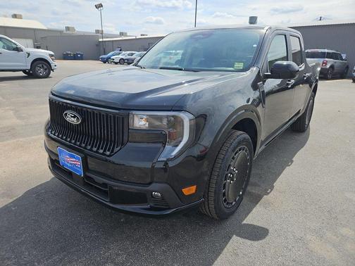 Shadow Black 2025 Ford Maverick Lobo Standard