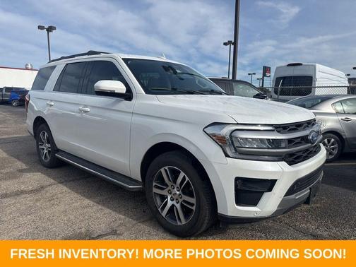 White Metallic 2023 Ford Expedition XLT