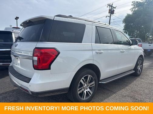 White Metallic 2023 Ford Expedition XLT
