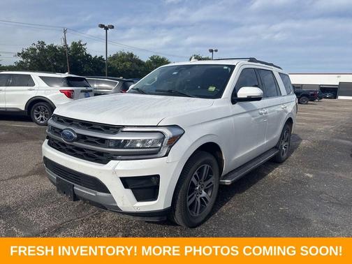 White Metallic 2023 Ford Expedition XLT