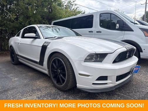 Performance White 2013 Ford Mustang Boss 302