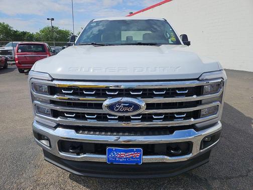 Oxford White 2026 Ford F-250 Lariat