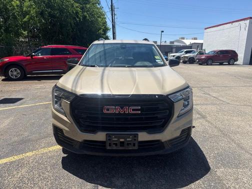 Desert Sand Metallic 2023 GMC Terrain SLE