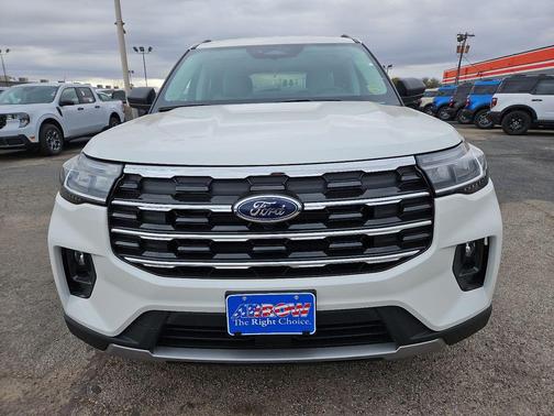 Star White 2026 Ford Explorer Active