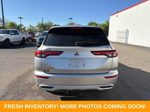 Alloy Silver Metallic 2024 Mitsubishi Outlander SE
