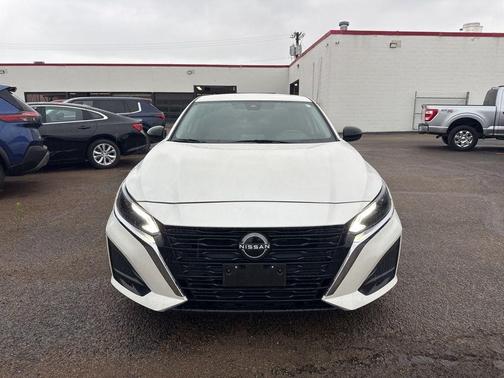 Pearl White Tri-Coat 2024 Nissan Altima 2.5 SV