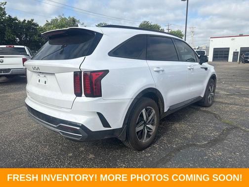 Glacial White Pearl 2023 Kia Sorento EX