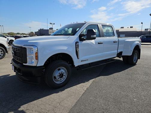 Oxford White 2026 Ford F-350 XL