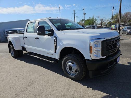 Oxford White 2026 Ford F-350 XL