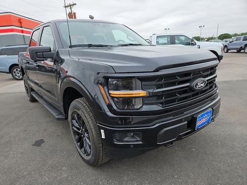 Agate Black Metallic 2026 Ford F-150 XLT