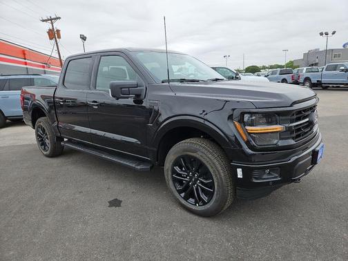 Agate Black Metallic 2026 Ford F-150 XLT