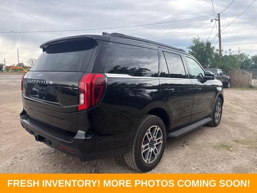 Black Metallic 2025 Ford Expedition Active