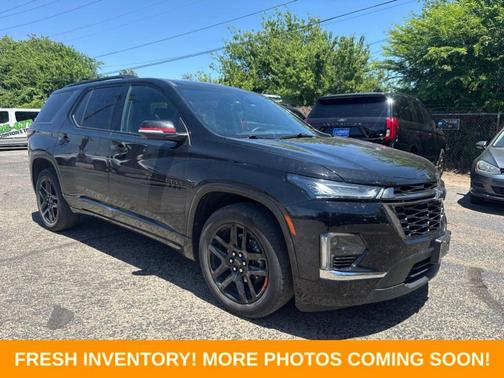 Mosaic Black Metallic 2023 Chevrolet Traverse Premier
