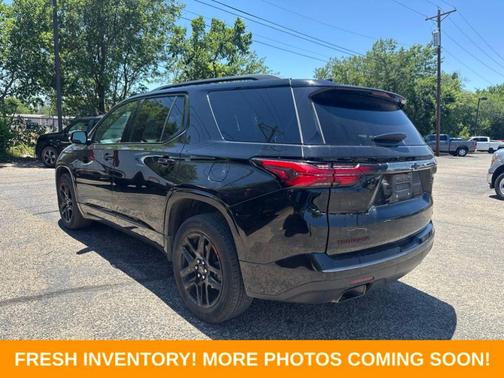 Mosaic Black Metallic 2023 Chevrolet Traverse Premier