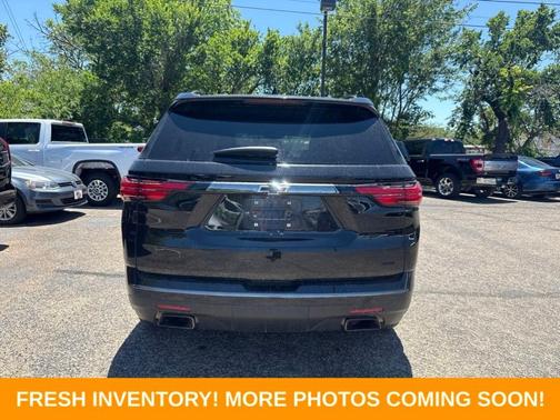 Mosaic Black Metallic 2023 Chevrolet Traverse Premier