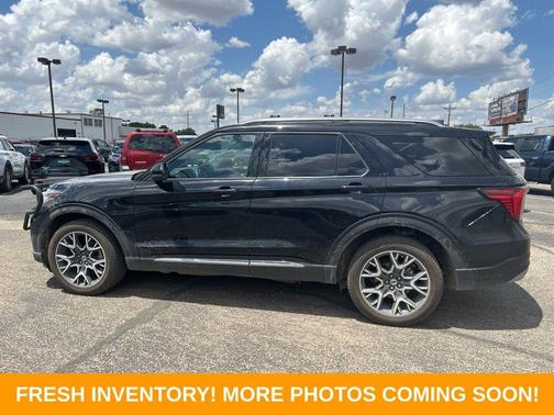 Black Metallic 2025 Ford Explorer Platinum