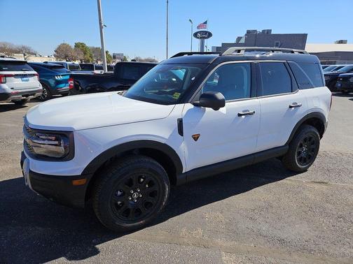 Oxford White 2026 Ford Bronco Sport Badlands