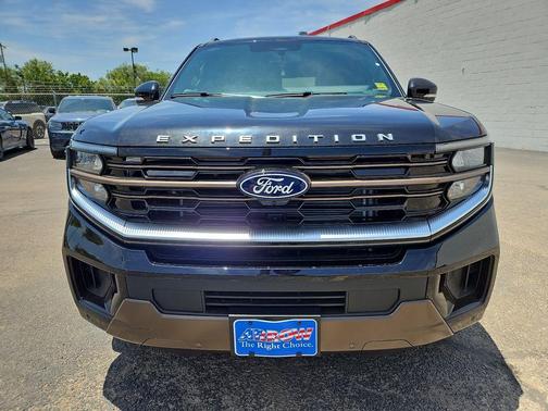 Agate Black Metallic 2027 Ford Expedition King Ranch