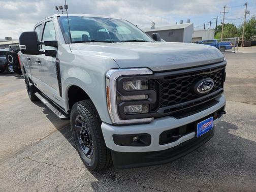 Avalanche 2026 Ford F-250 XL