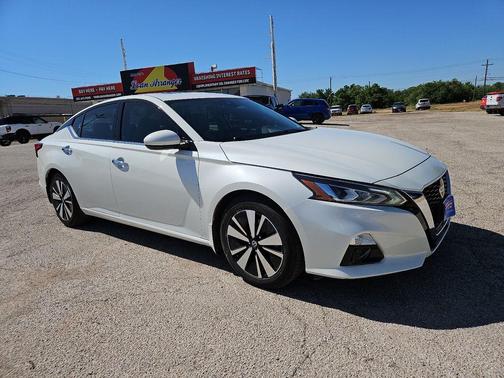White 2022 Nissan Altima 2.5 SL